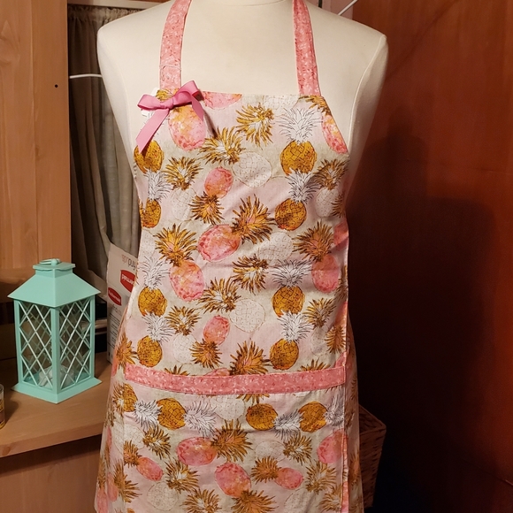 APRONS - Picture 4 of 16